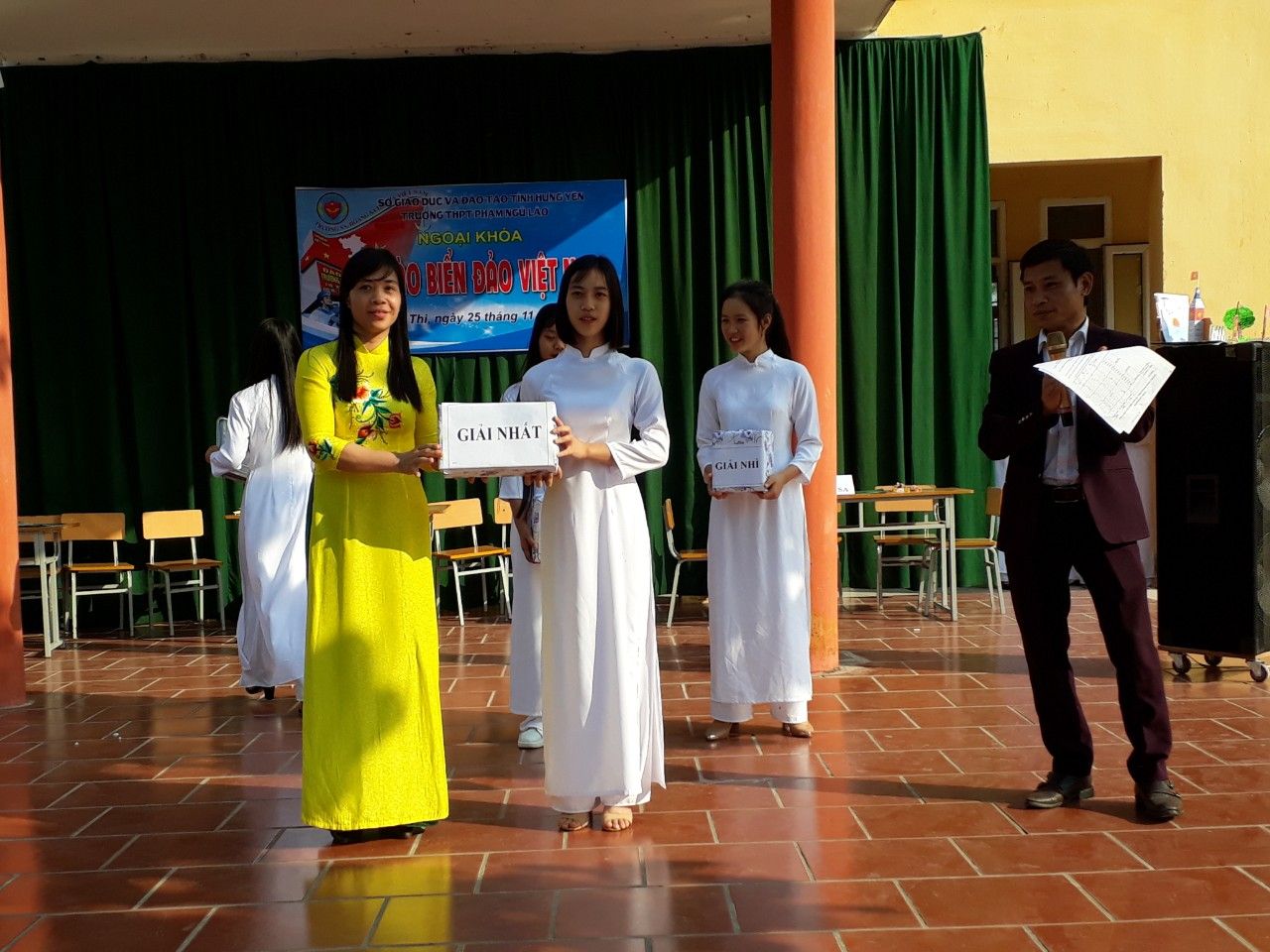 LẮNG ĐỌNG, TỰ HÀO VÀ Ý NGHĨA VỚI CHƯƠNG TRÌNH NGOẠI KHÓA "TỰ HÀO BIỂN ĐẢO VIỆT NAM"