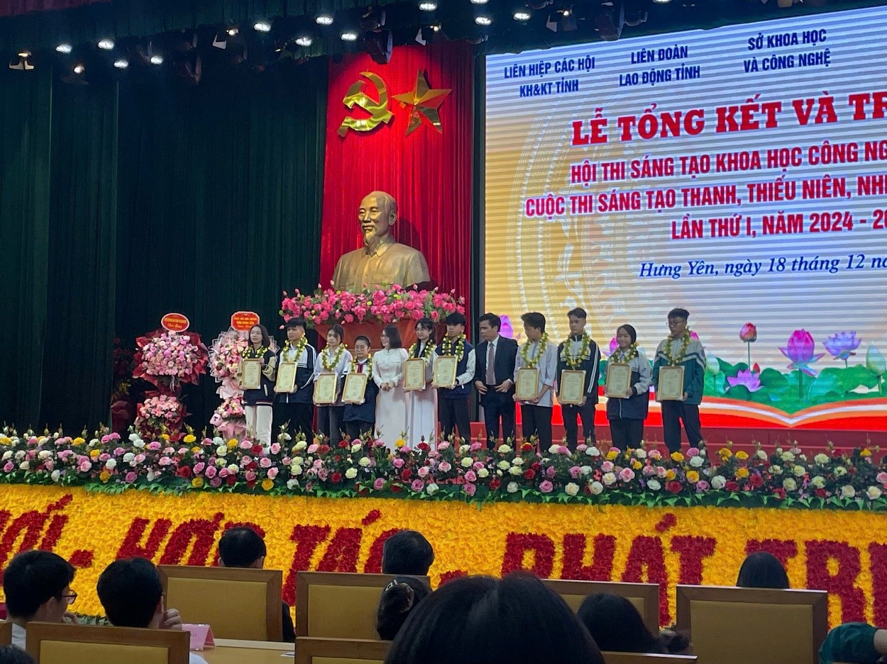 <a href='https://c3phamngulao.hungyen.edu.vn/tin-tuc/truong-thpt-pham-ngu-lao-dat-giai-cao-trong-hoi-thi-sang-tao-khoa-hoc-cong-nghe-cuoc-thi-sang-tao-thanh-thieu-nien-nhi-dong-tinh-hung-yen-lan-thu-i-nam-2024-2025.html'>TRƯỜNG THPT PHẠM NGŨ LÃO ĐẠT GIẢI CAO TRONG HỘI THI SÁNG TẠO KHOA HỌC CÔNG NGHỆ, CUỘC THI SÁNG TẠO THANH, THIẾU NIÊN, NHI ĐỒNG TỈNH HƯNG YÊN LẦN THỨ I, NĂM 2024 – 2025</a>