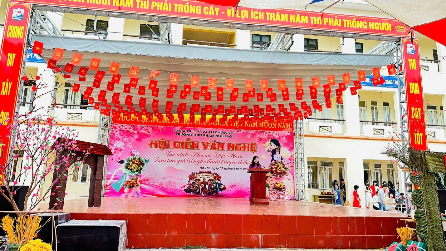 <a href='https://c3phamngulao.hungyen.edu.vn/tin-tuc/hoi-dien-van-nghe-truong-thpt-pham-ngu-lao-chu-de-ton-vinh-phu-nu-viet-nam-lan-toa-gia-tri-nghe-thuat-truyen-thong.html'>HỘI DIỄN VĂN NGHỆ TRƯỜNG THPT PHẠM NGŨ LÃO Chủ đề “Tôn vinh Phụ nữ Việt Nam – Lan tỏa giá trị nghệ thuật truyền thống”</a>